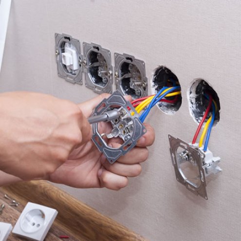 Signs of Bad Electrical Wiring in a House
