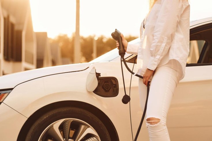 When and How to Use a DC EV Charger?